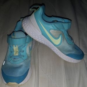 Nike Revolution girls size 12C